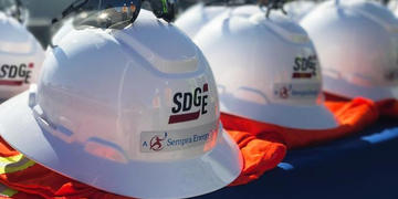 SD&GE safety helmet, vests, and goggles