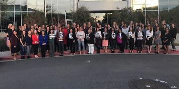 Group photo of # Be That Girl mentors and mentees 